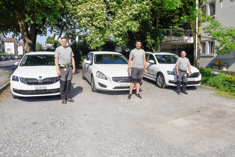 Schlüsseldienst Monteure und Einsatzwagen